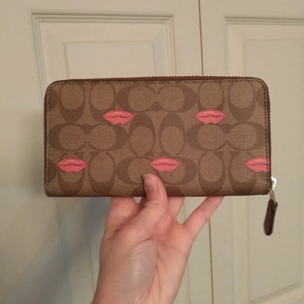 Coach Signature Accordion Wallet